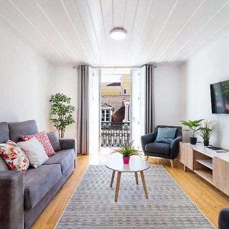 Amazing 1Bdr Apartment In Chiado By Lovelystay Lissabon Buitenkant foto