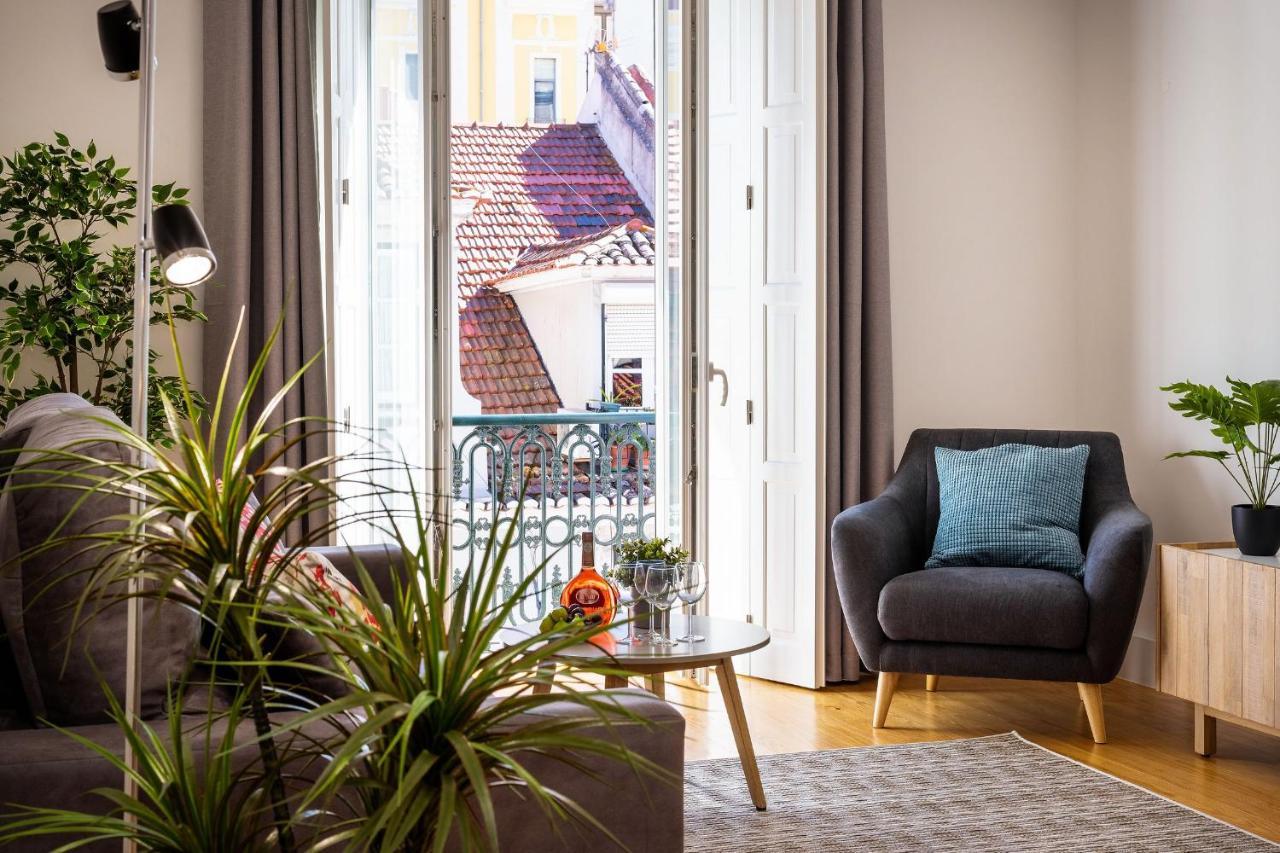 Amazing 1Bdr Apartment In Chiado By Lovelystay Lissabon Buitenkant foto