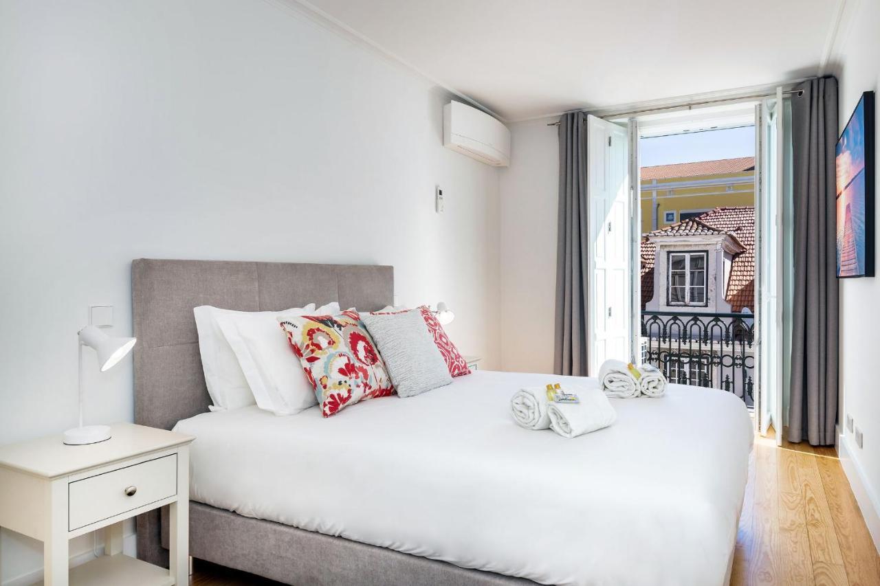 Amazing 1Bdr Apartment In Chiado By Lovelystay Lissabon Buitenkant foto