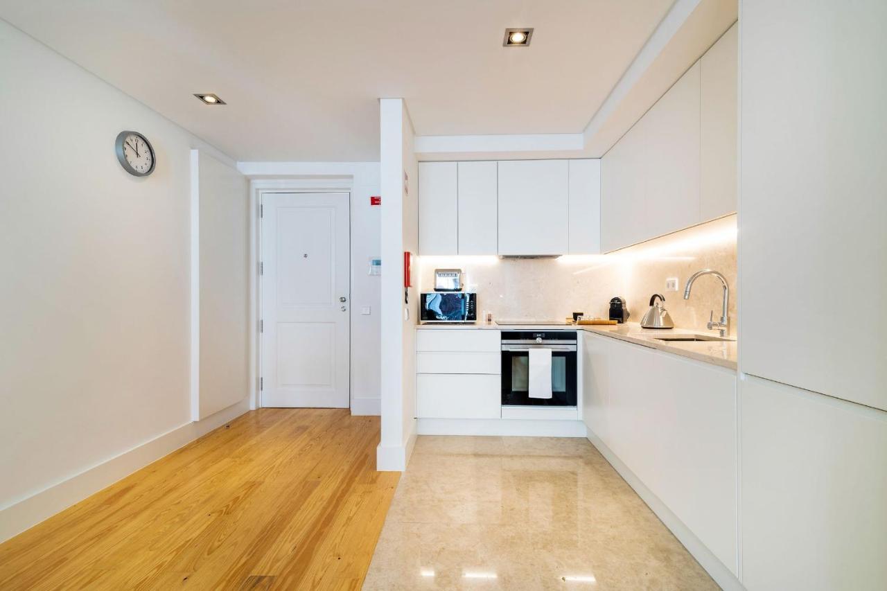 Amazing 1Bdr Apartment In Chiado By Lovelystay Lissabon Buitenkant foto
