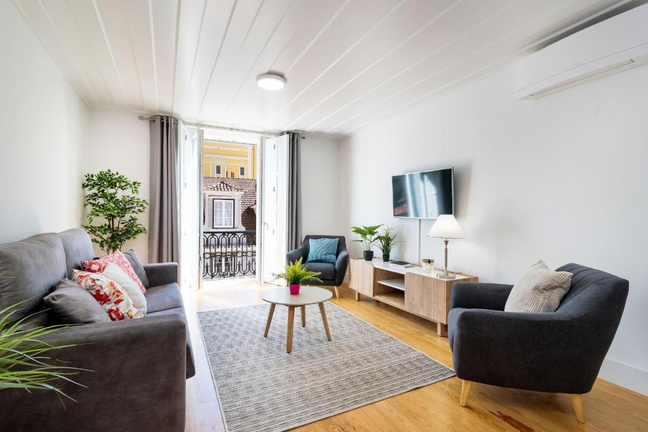 Amazing 1Bdr Apartment In Chiado By Lovelystay Lissabon Buitenkant foto