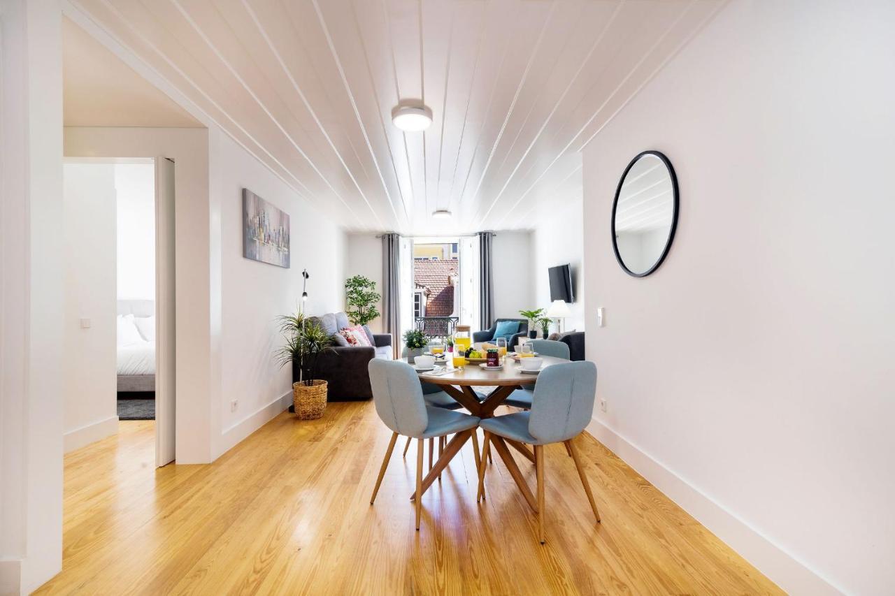 Amazing 1Bdr Apartment In Chiado By Lovelystay Lissabon Buitenkant foto